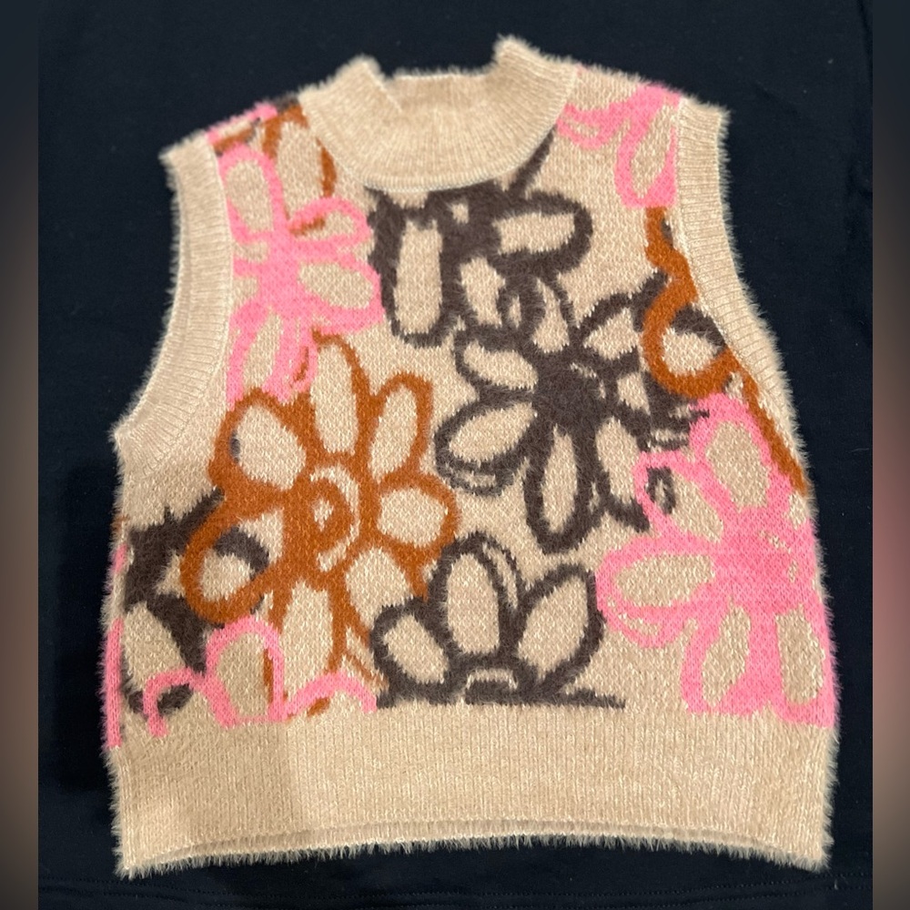 Cashmere Flower sweater vest, Pacsun size Medium